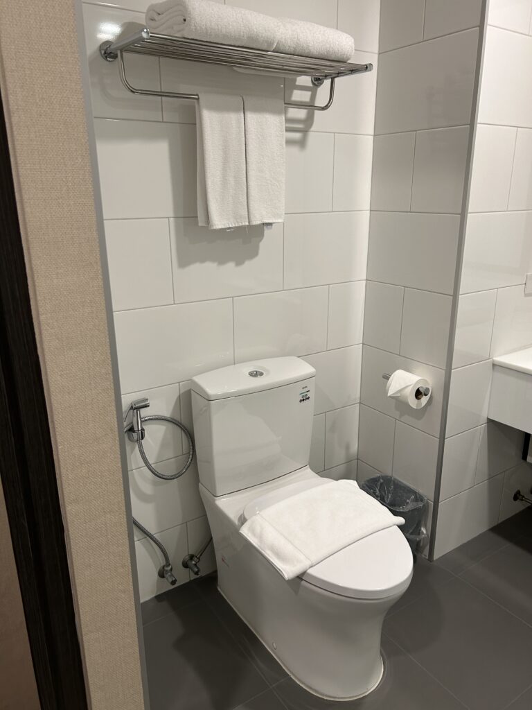 ホテルマユチェンマイの部屋のトイレの様子